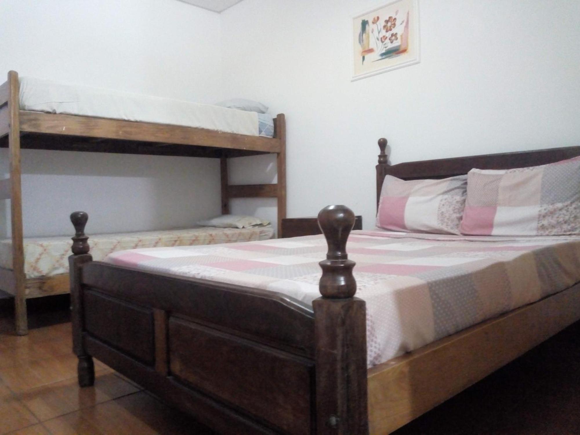 Residencial Santiago Habitaciones Hotel Bed & Break Fast Posadas Exterior photo